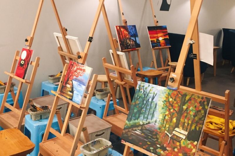 Imagination Play DIY Art Workshop 